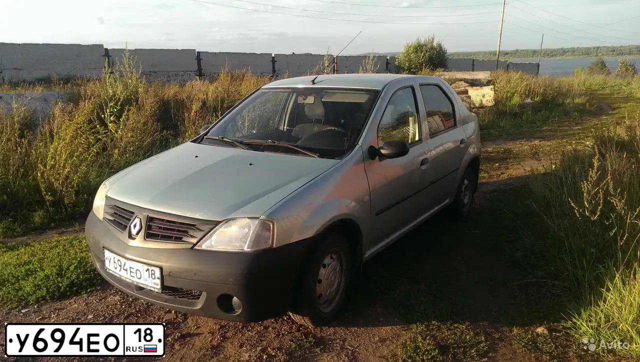 Фото автомобиля RENAULT LOGAN, 2007 — госномер Р008УР18. Цвет: СВЕТЛО-ЗЕЛЕНЫЙ
