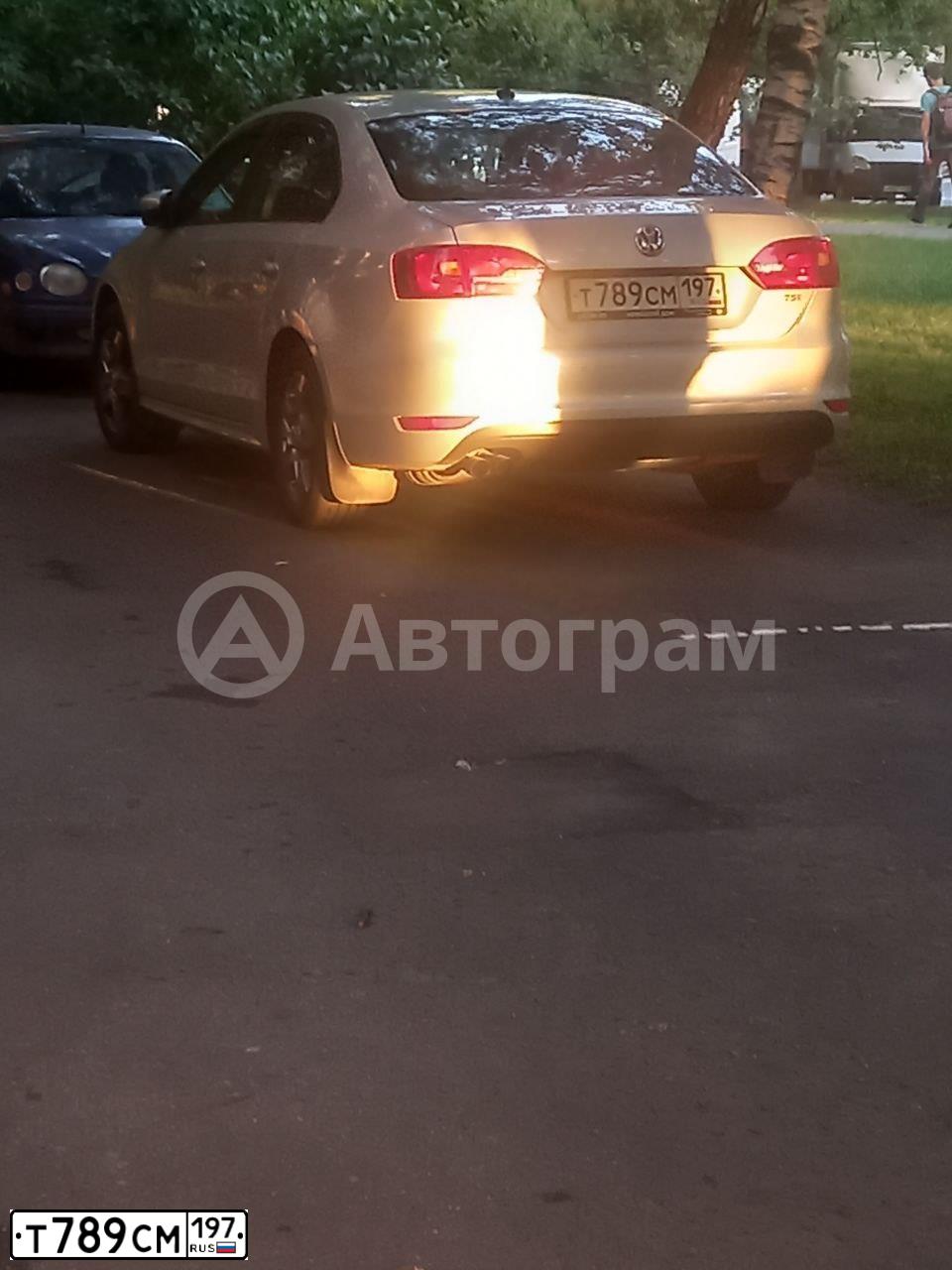 Фото автомобиля VOLKSWAGEN JETTA, 2011 — госномер Т789СМ197. Цвет: СЕРЫЙ