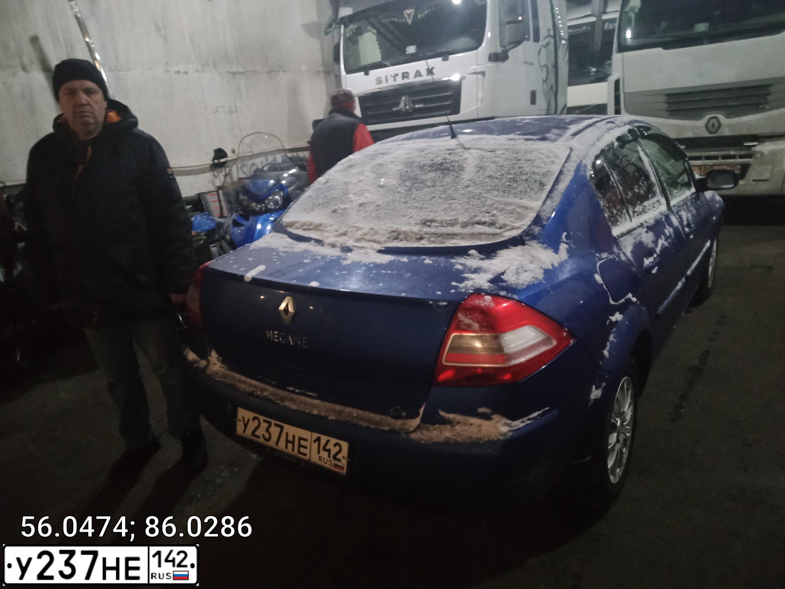 Фото автомобиля RENAULT MEGANE, 2008 — госномер У237НЕ142. Цвет: СИНЕ-ГОЛУБОЙ