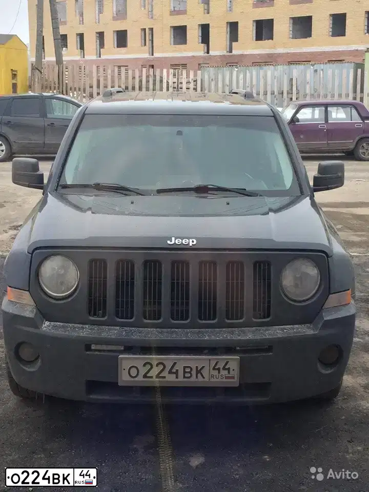 Фото автомобиля JEEP LIBERTY, 2007 — госномер К012ОТ761. Цвет: СЕРО-СИНИЙ