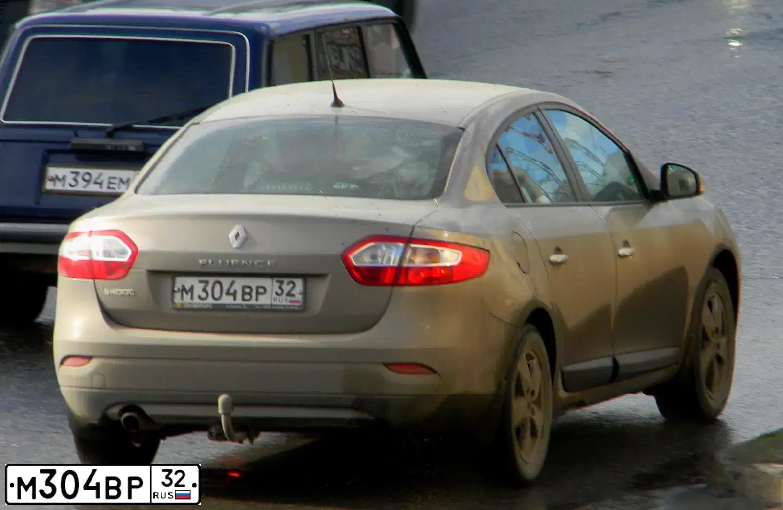 Фото автомобиля RENAULT FLUENCE, 2011 — госномер М304ВР32. Цвет: БЕЖЕВЫЙ