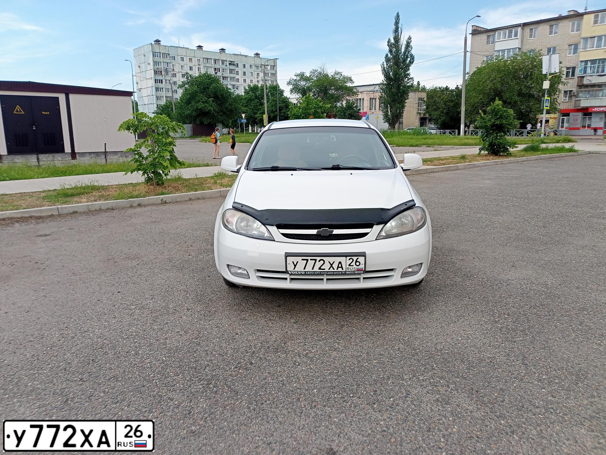 Фото автомобиля CHEVROLET LACETTI, 2012 — госномер В265ТЕ193. Цвет: Белый