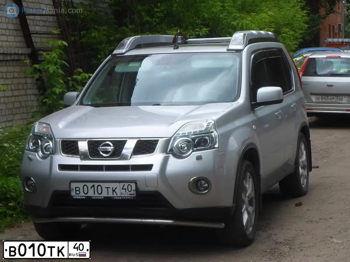 Фото автомобиля NISSAN X-TRAIL, 2012 — госномер В010ТК40. Цвет: СЕРЕБРИСТЫЙ