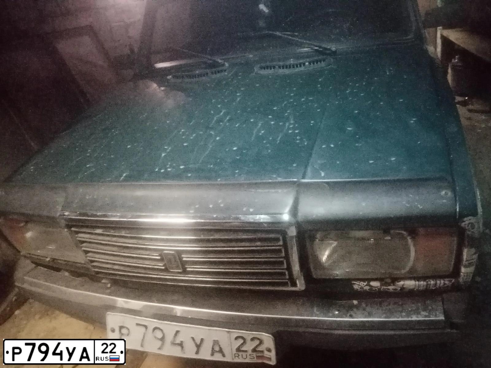 Фото автомобиля LADA 2107, 2006 — госномер Р794УА22. Цвет: ЧЕРНО-ЗЕЛЕНЫЙ