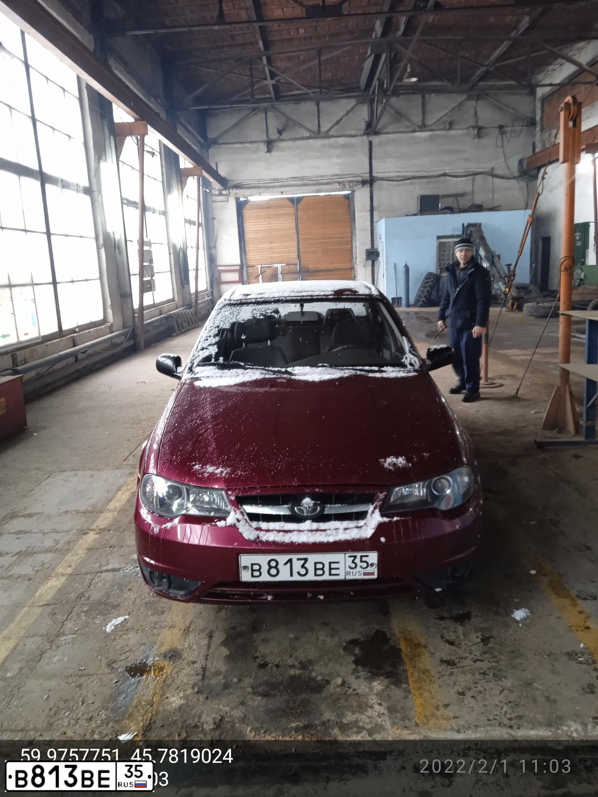 Фото автомобиля DAEWOO NEXIA, 2010 — госномер Р188АВ29. Цвет: СПЕЛАЯ ВИШНЯ