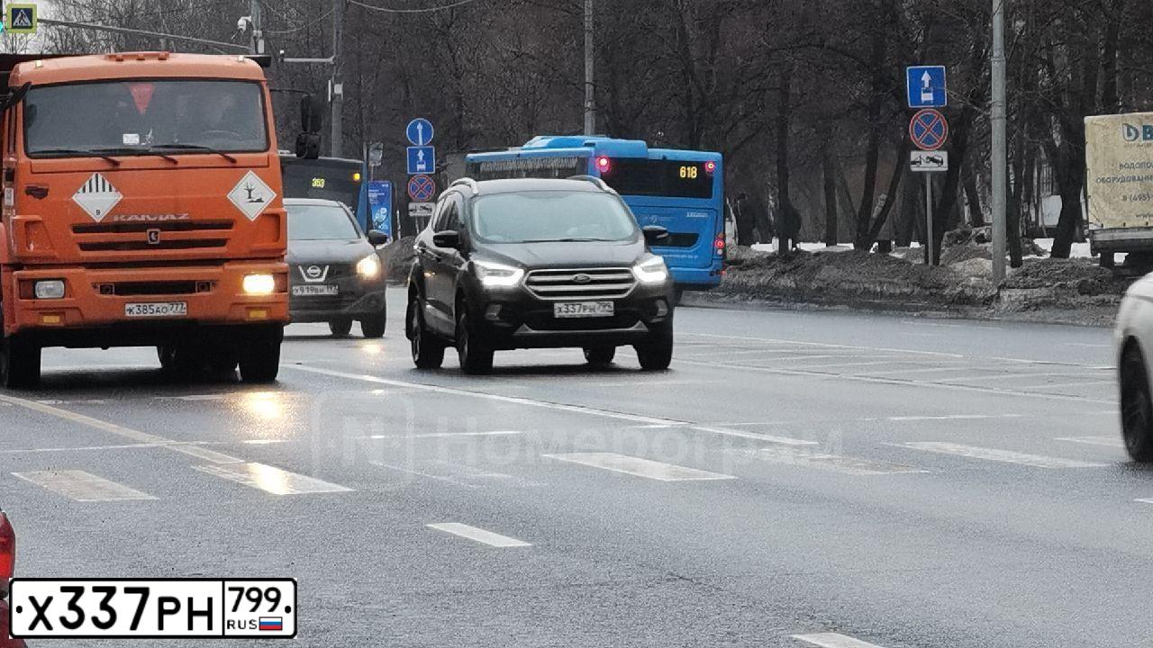Фото автомобиля TOYOTA COROLLA, 2008 — госномер С357ТО89. Цвет: ЧЕРНЫЙ