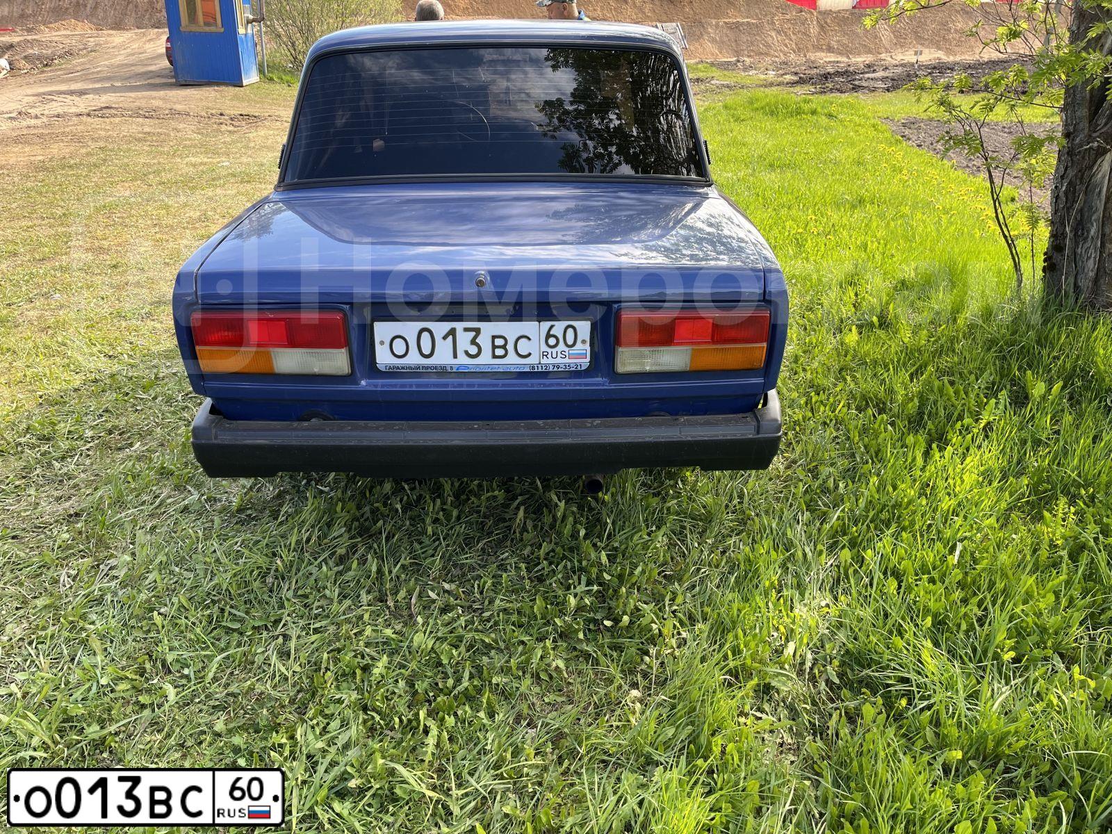 Фото автомобиля LADA 2107, 2007 — госномер О013ВС60. Цвет: СИНИЙ