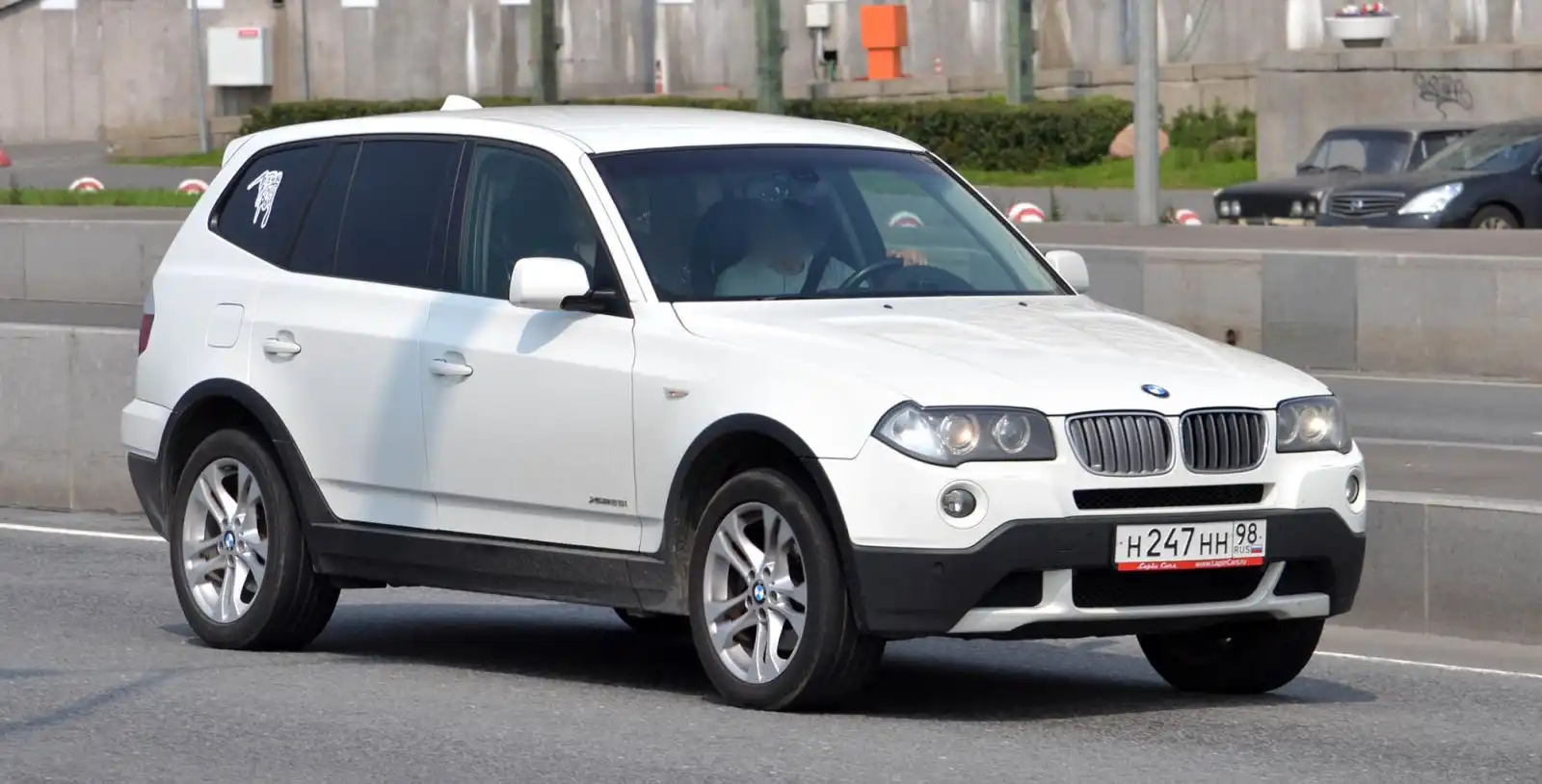 Фото автомобиля LAND ROVER RANGE ROVER, 2008 — госномер А950РН193. Цвет: СЕРЕБРИСТЫЙ