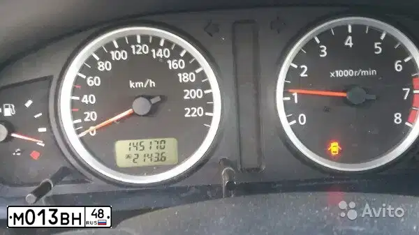 Фото автомобиля NISSAN ALMERA, 2005 — госномер М013ВН48. Цвет: ГОЛУБОЙ