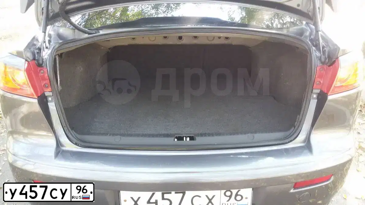 Фото автомобиля UAZ 3151 / HUNTER, 1994 — госномер У457СУ96. Цвет: ПЕСОЧНЫЙ