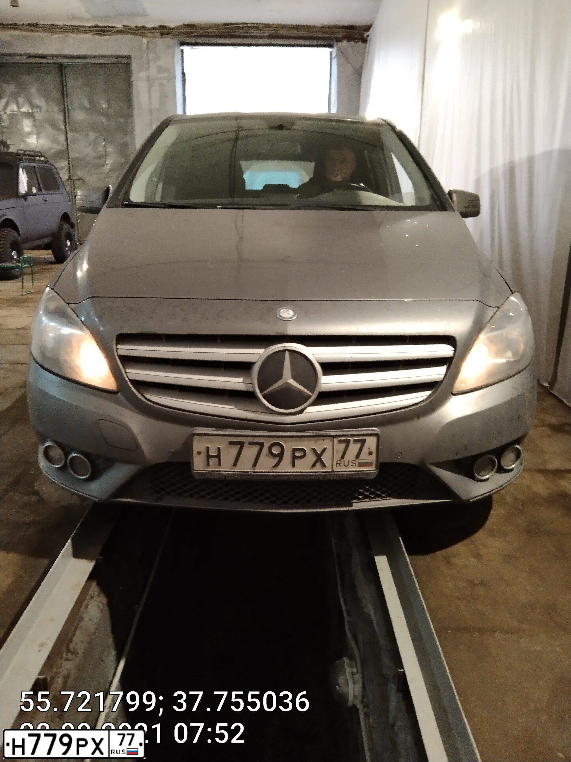 Фото автомобиля MERCEDES-BENZ B180, 2013 — госномер С136ОМ790