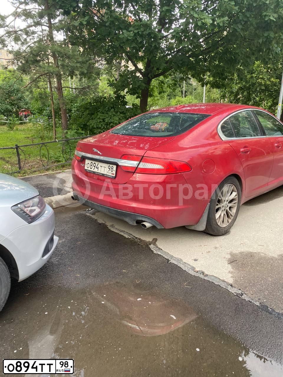Фото автомобиля JAGUAR XF-SERIE, 2012 — госномер О894ТТ98. Цвет: Красный