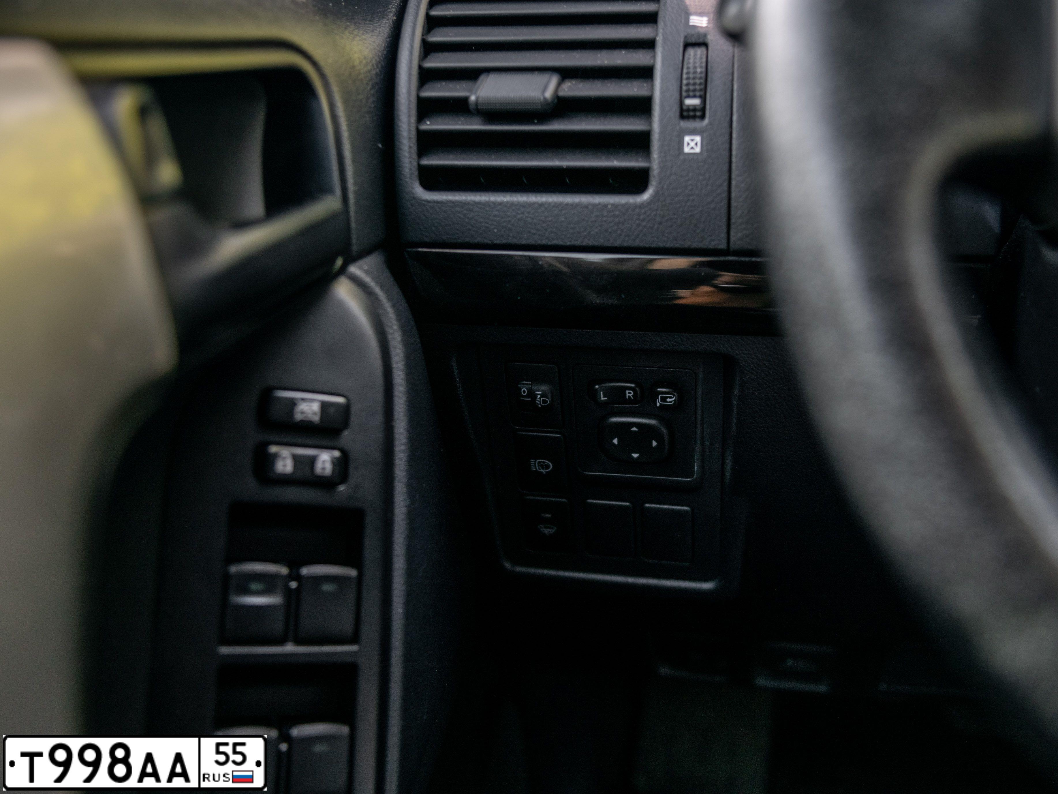 Фото автомобиля TOYOTA LAND CRUISER PRADO, 2013 — госномер С077ЕО159. Цвет: БЕЛЫЙ