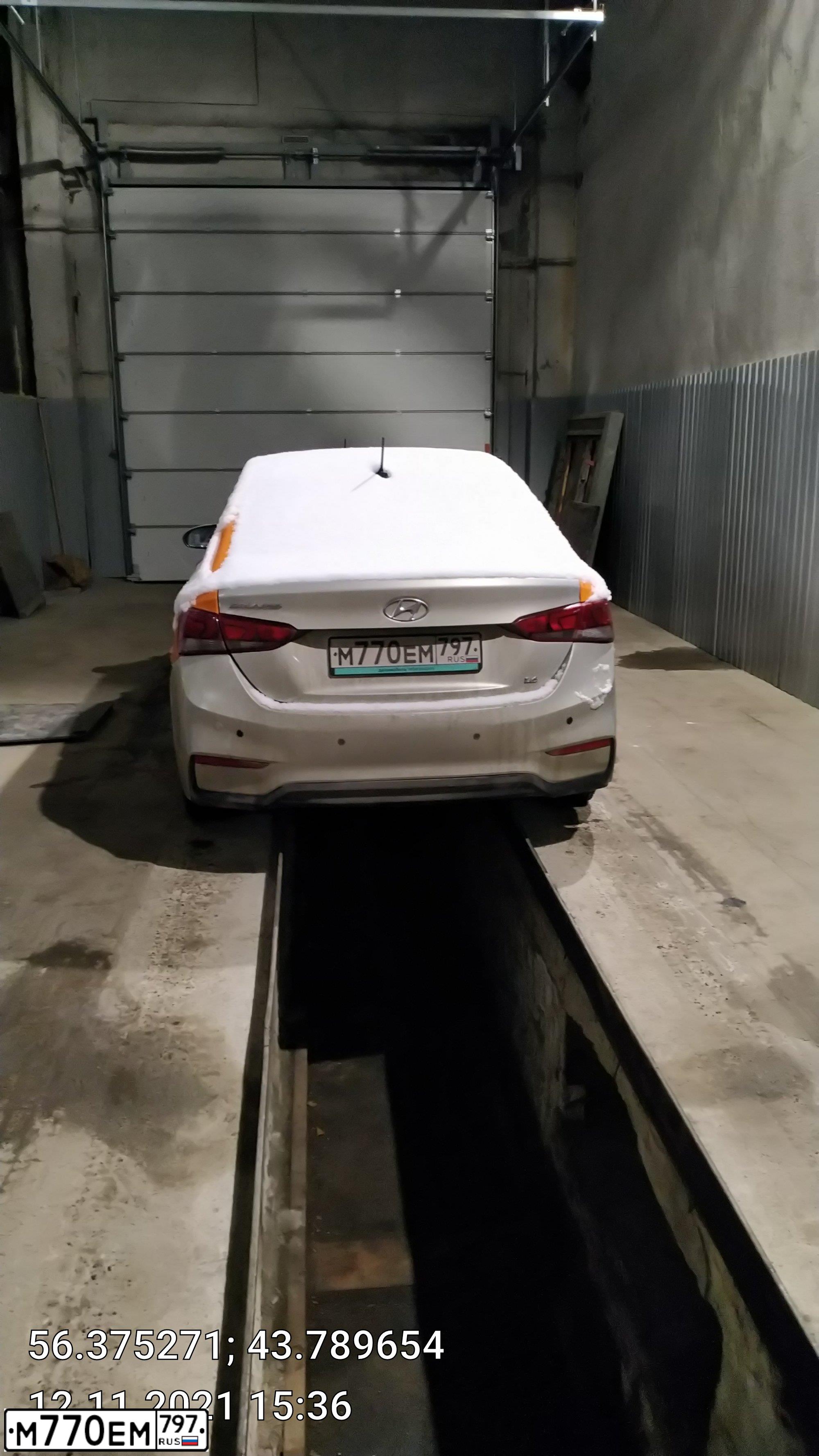Фото автомобиля HYUNDAI SOLARIS, 2019 — госномер М770ЕМ797. Цвет: СЕРЫЙ