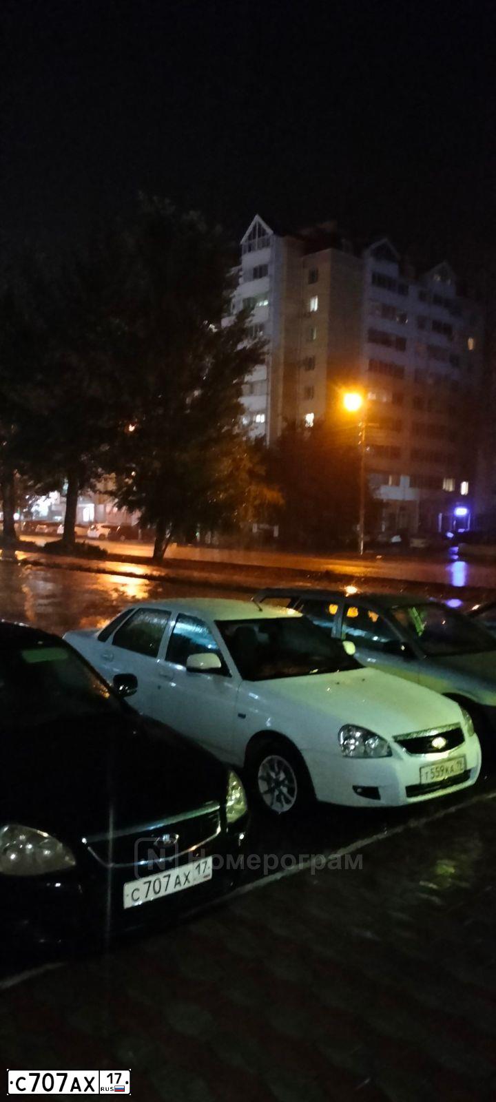 Фото автомобиля LADA 2170 PRIORA, 2012 — госномер О557УР06. Цвет: ТЕМНО-ВИШНЕВЫЙ