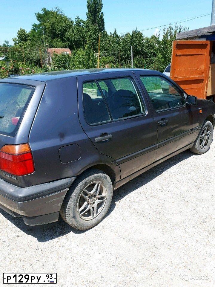Фото автомобиля VOLKSWAGEN GOLF, 1993 — госномер Р129РУ93. Цвет: ТЕМНО-СЕРЫЙ
