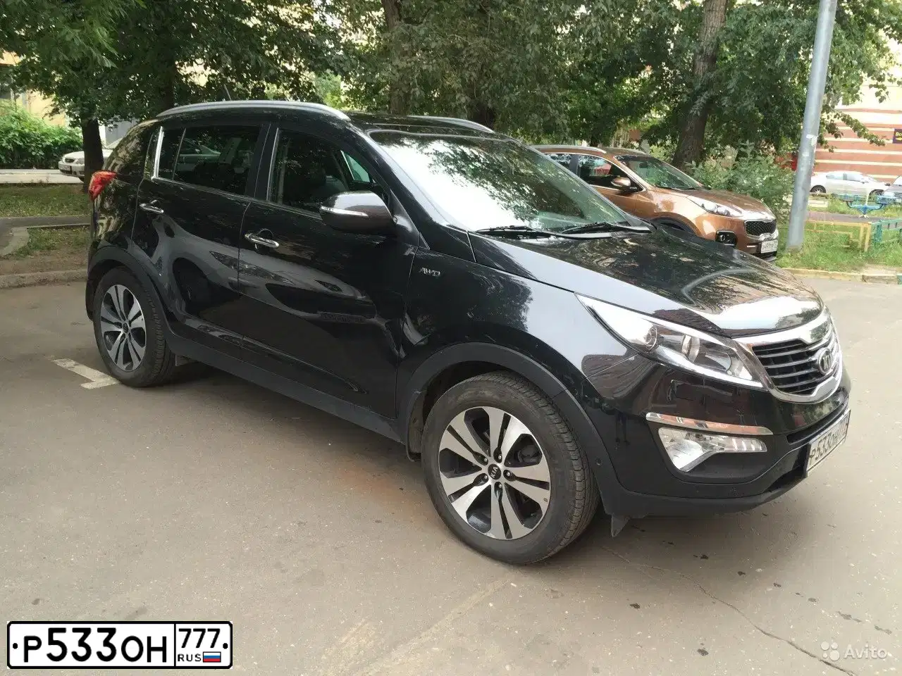 Фото автомобиля KIA SPORTAGE, 2013 — госномер Р533ОН777. Цвет: ЧЕРНЫЙ