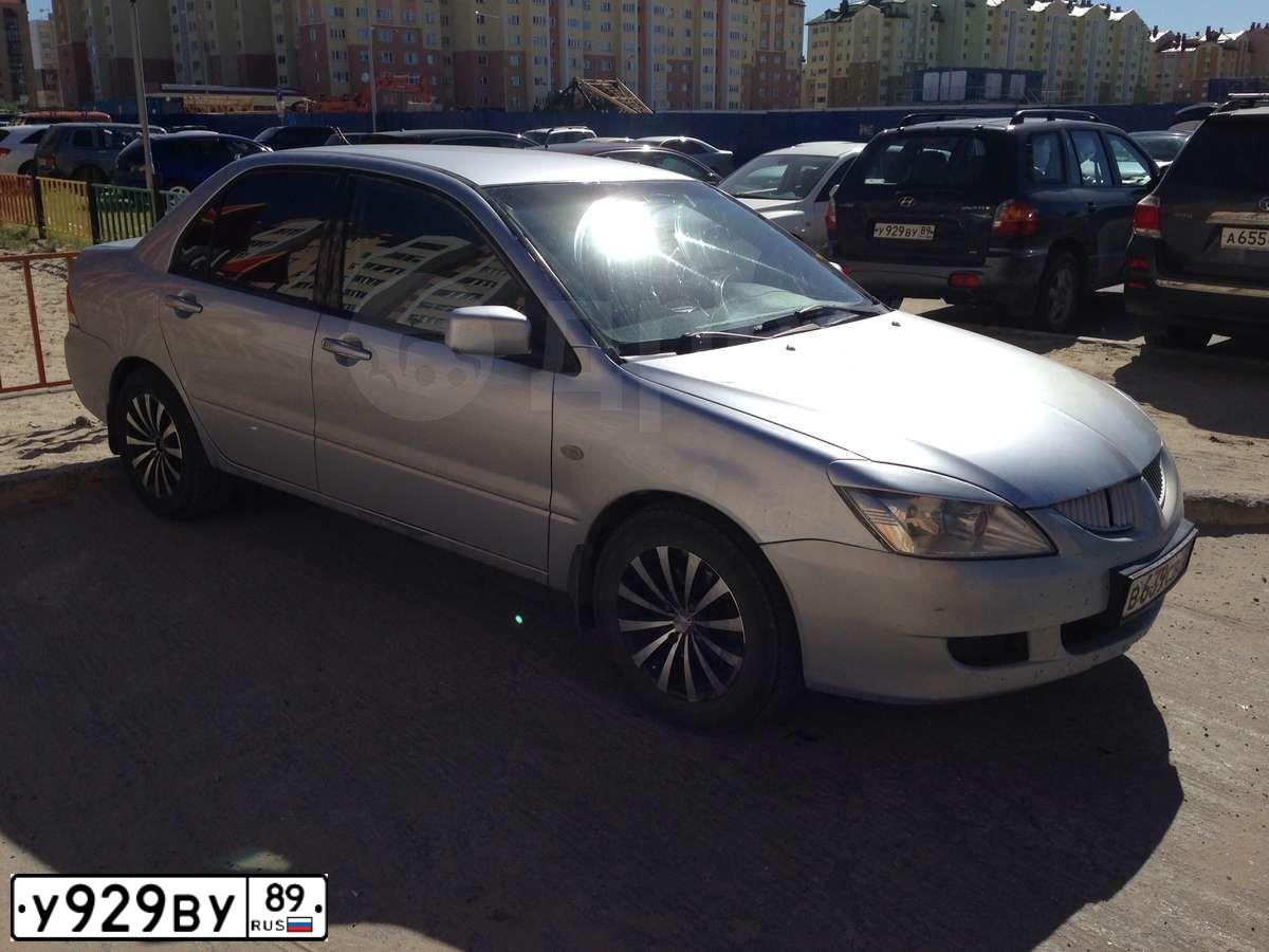 Фото автомобиля HYUNDAI SANTA FE, 2003 — госномер В809РТ89. Цвет: Темно-синий