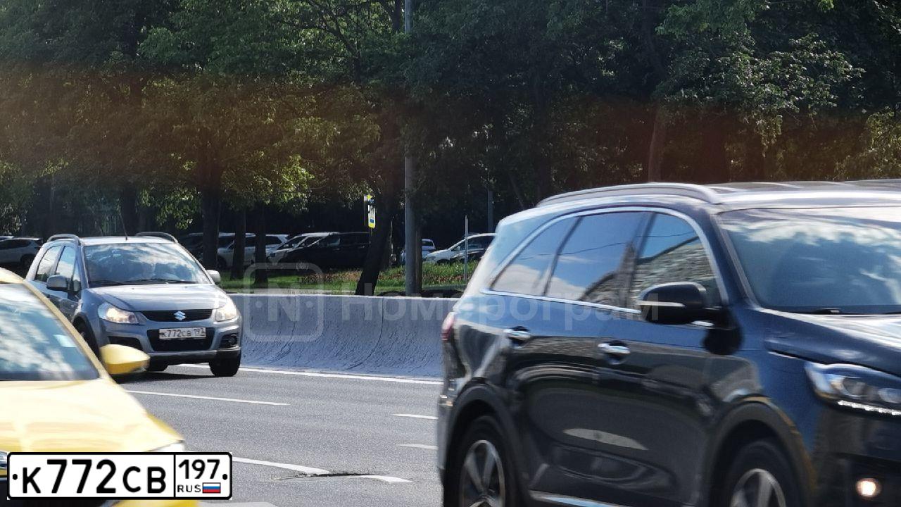 Фото автомобиля SUZUKI SX 4, 2011 — госномер К772СВ197. Цвет: СЕРЫЙ