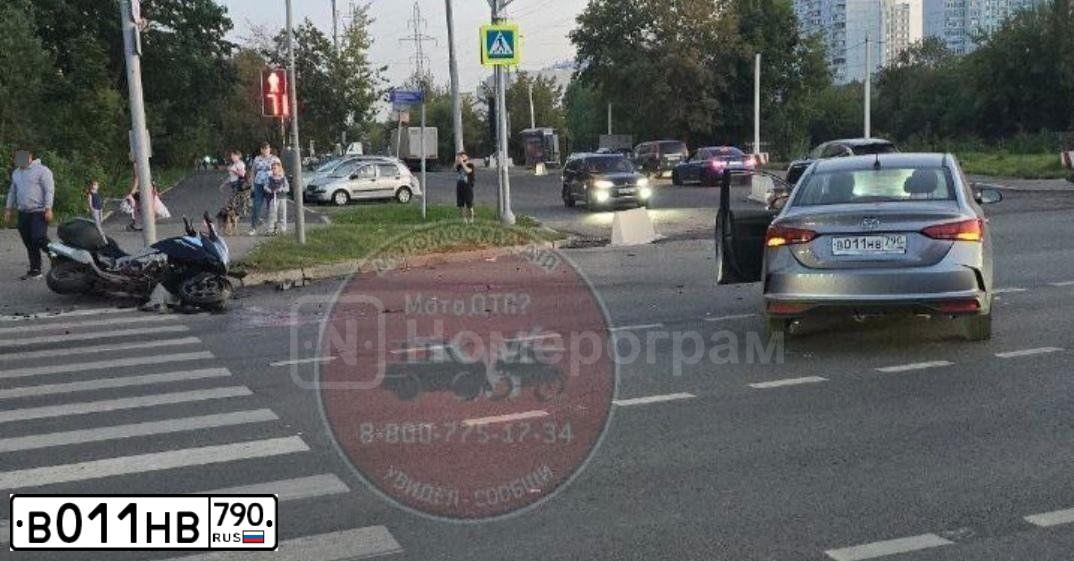 Фото автомобиля HYUNDAI SOLARIS, 2021 — госномер В011НВ790. Цвет: СЕРЫЙ