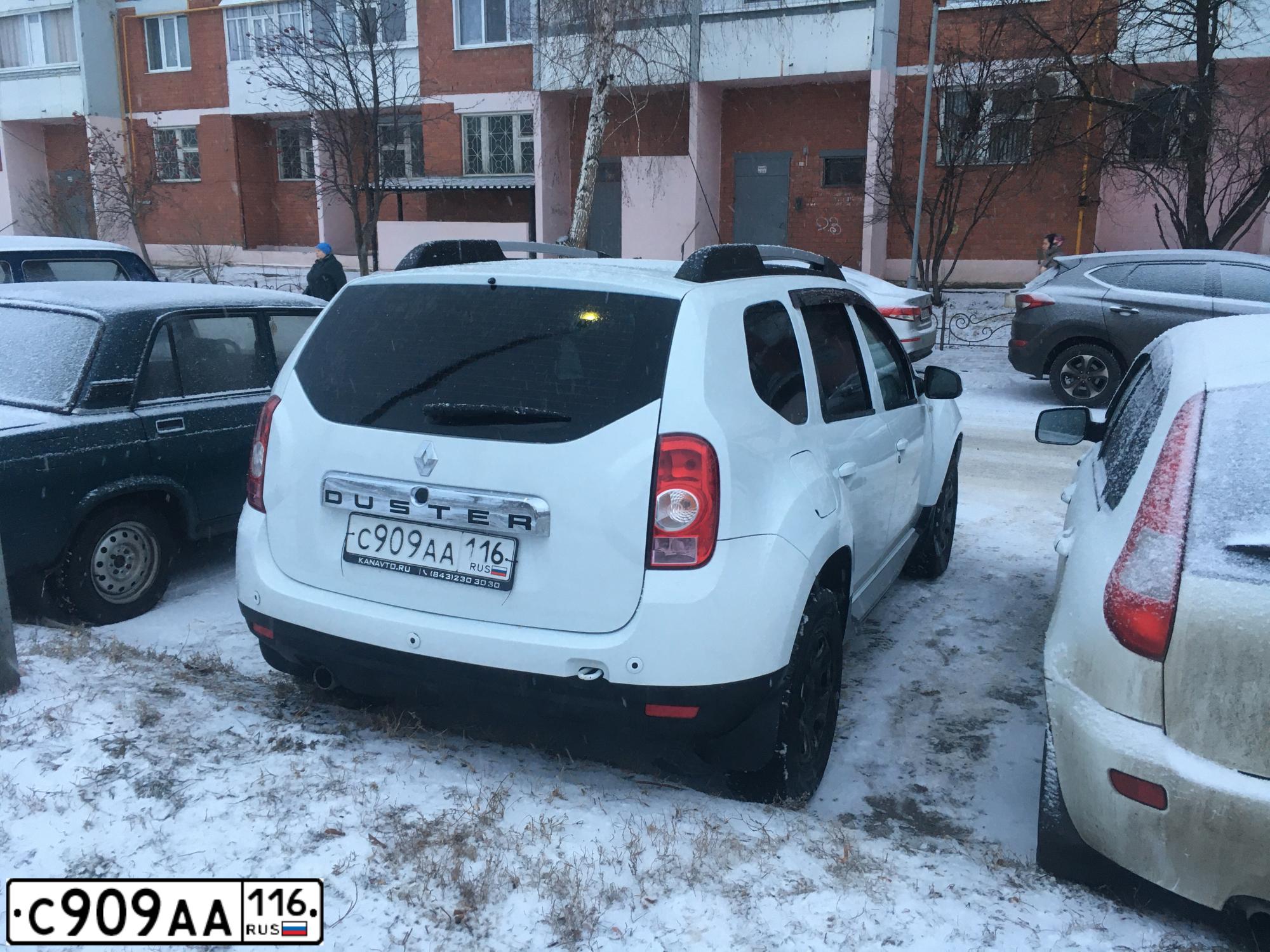 Фото автомобиля RENAULT DUSTER, 2012 — госномер С909АА116. Цвет: Белый
