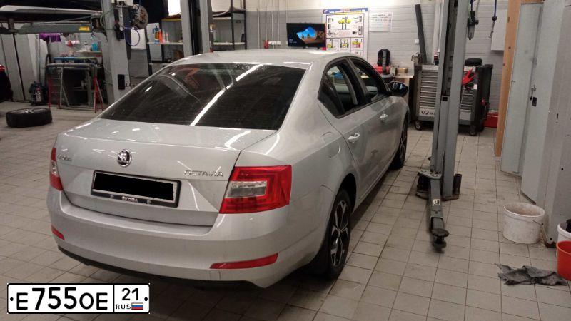 Фото автомобиля SKODA OCTAVIA, 2015 — госномер Е755ОЕ21. Цвет: СЕРЕБРИСТЫЙ