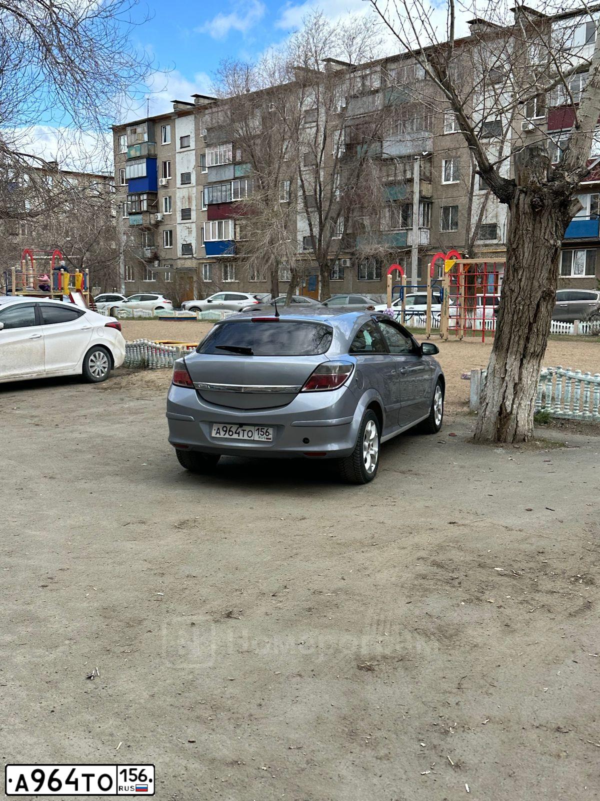 Фото автомобиля OPEL ASTRA, 2006 — госномер А964ТО156. Цвет: Серый