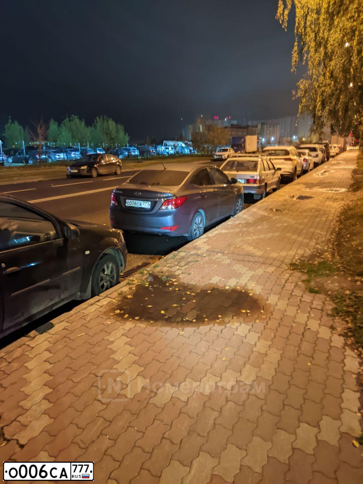 Фото автомобиля HYUNDAI SOLARIS, 2015 — госномер О006СА777. Цвет: ТЕМНО-СЕРЫЙ