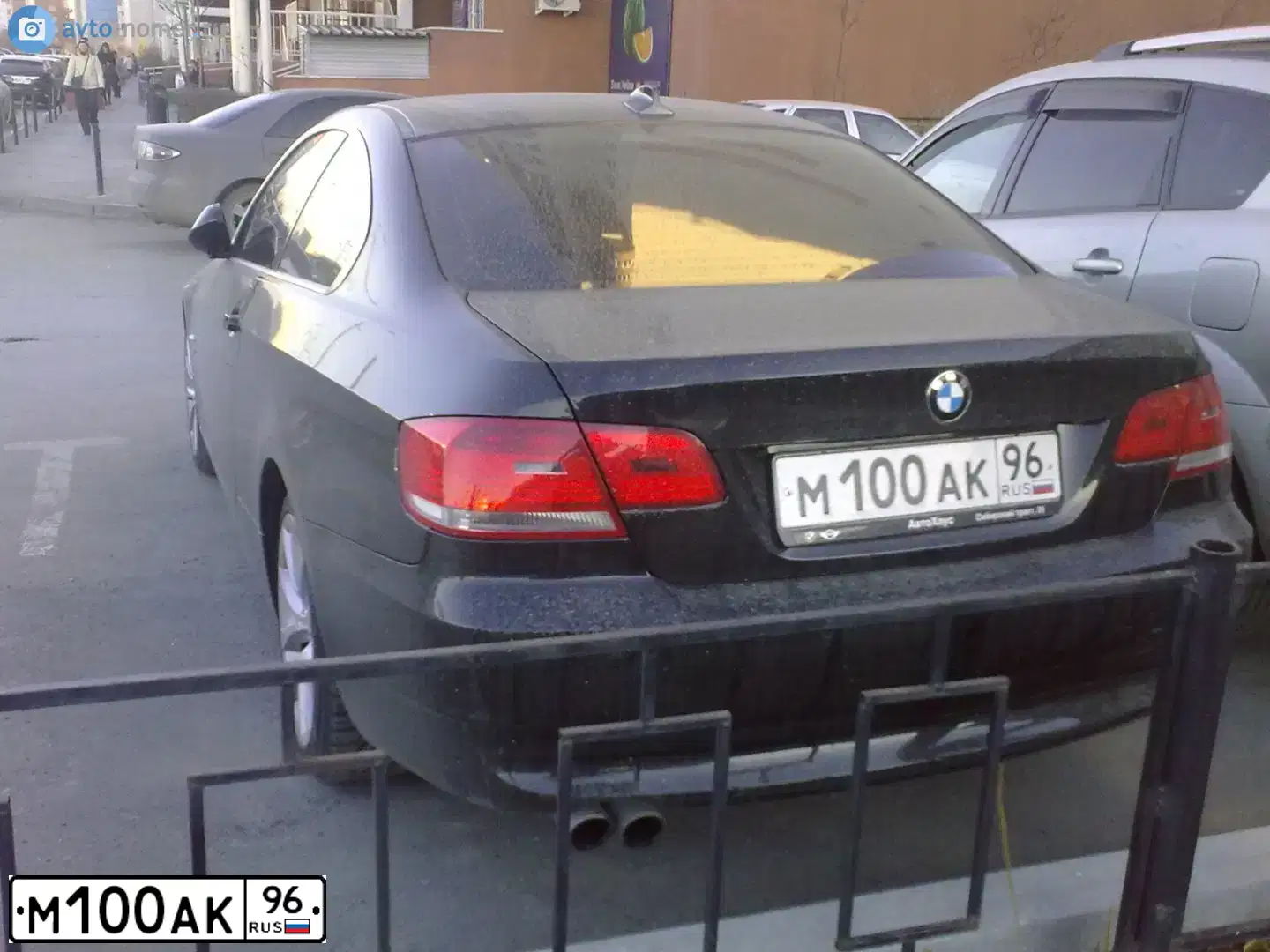 Фото автомобиля BMW SERIE 3, 2008 — госномер М100АК96. Цвет: ЧЕРНЫЙ