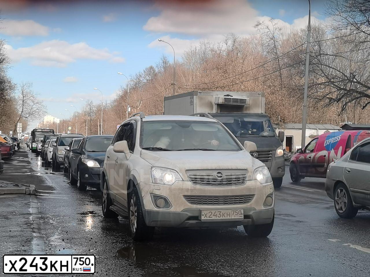Фото автомобиля OPEL ANTARA, 2014 — госномер Х243КН750. Цвет: БЕЛЫЙ