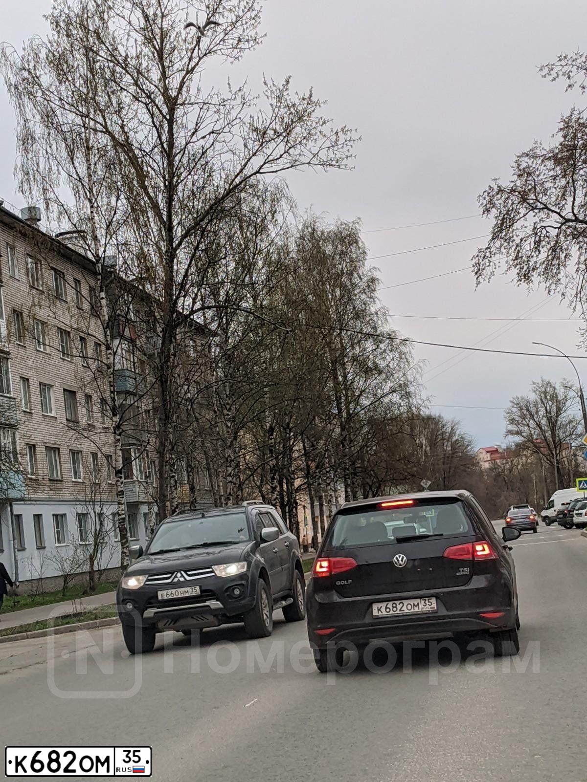 Фото автомобиля VOLKSWAGEN GOLF, 2013 — госномер К682ОМ35. Цвет: ЧЕРНЫЙ