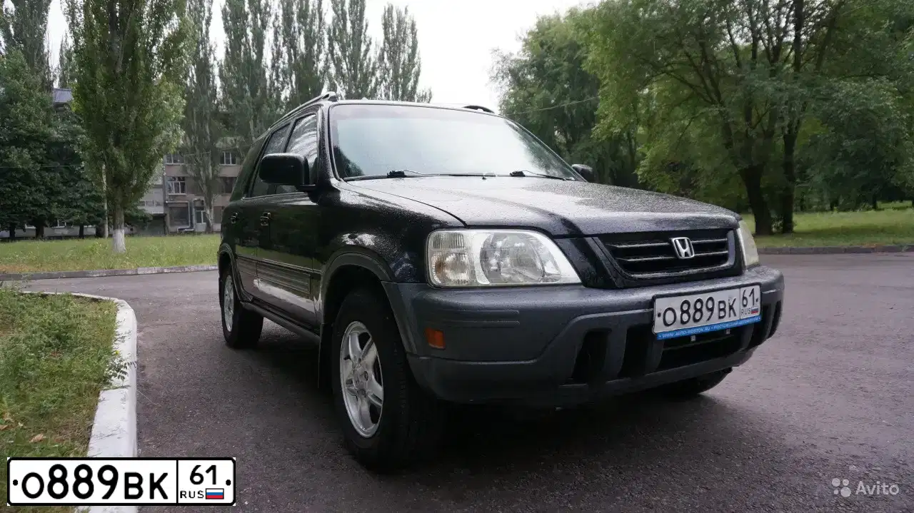 Фото автомобиля HONDA CR-V, 2000 — госномер О889ВК61. Цвет: ЧЕРНЫЙ