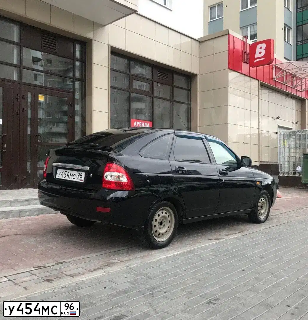 Фото автомобиля LADA 2172 PRIORA, 2012 — госномер У454МС96. Цвет: Сине-Черный