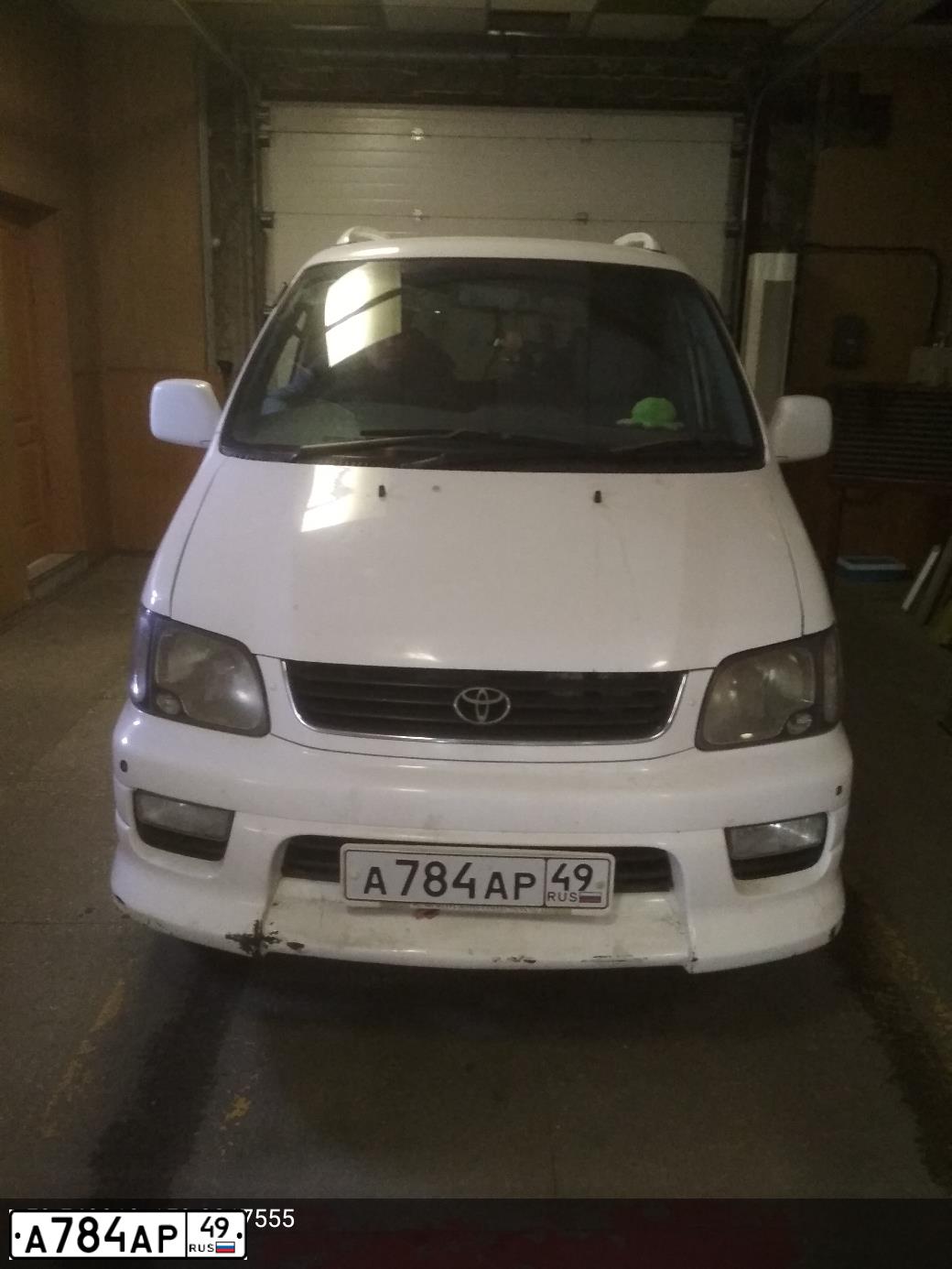 Фото автомобиля TOYOTA LITEACE, 1989 — госномер Т648ОВ25
