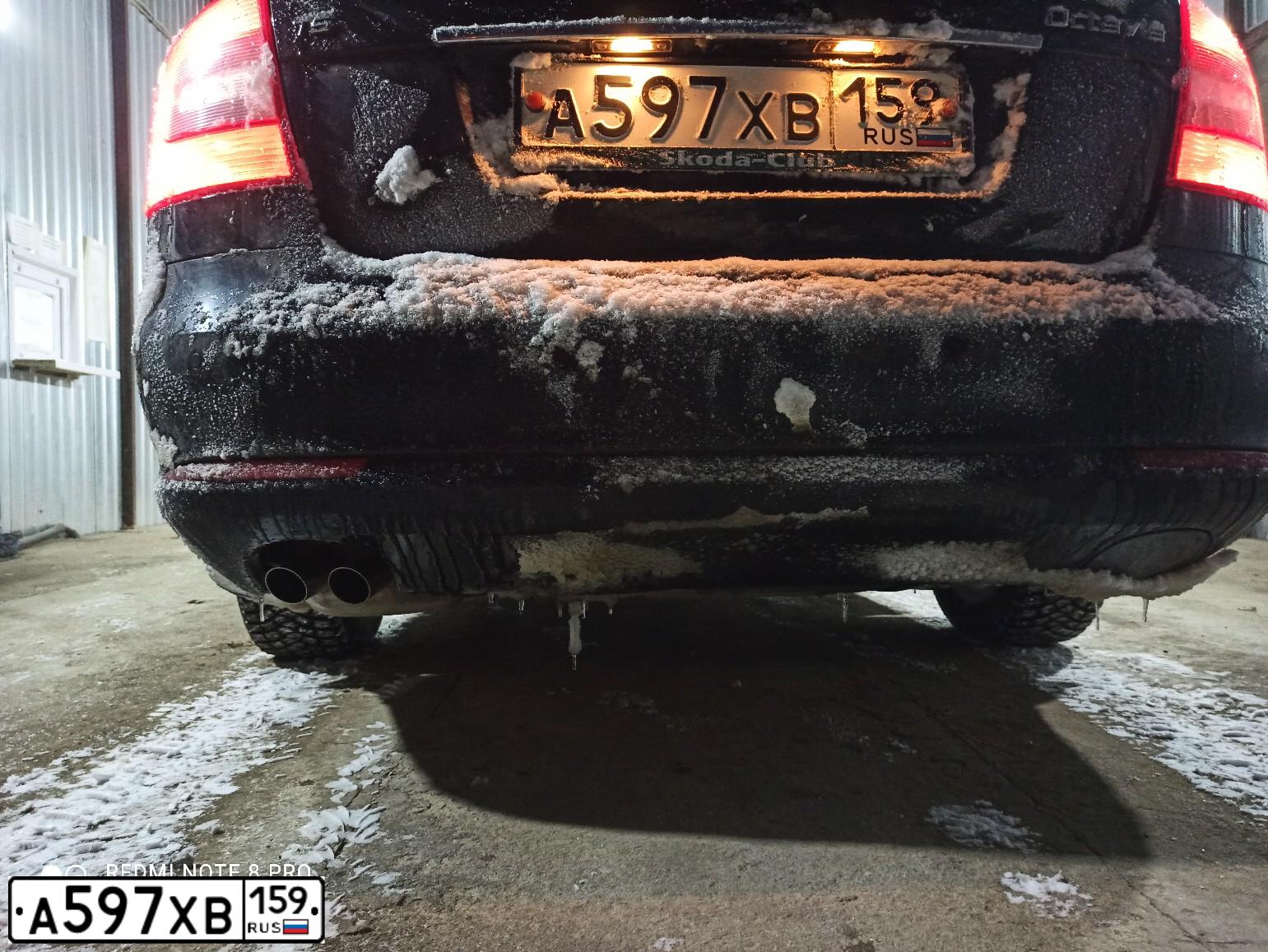 Фото автомобиля SKODA OCTAVIA, 2011 — госномер Н462ХВ12. Цвет: ЧЕРНЫЙ