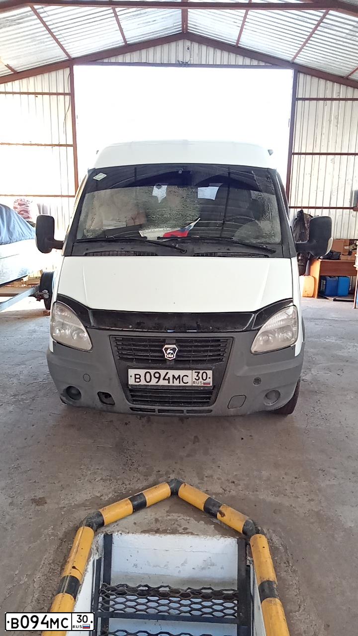 Фото автомобиля GAZ 3221 EL, 2013 — госномер В094МС30. Цвет: Белый