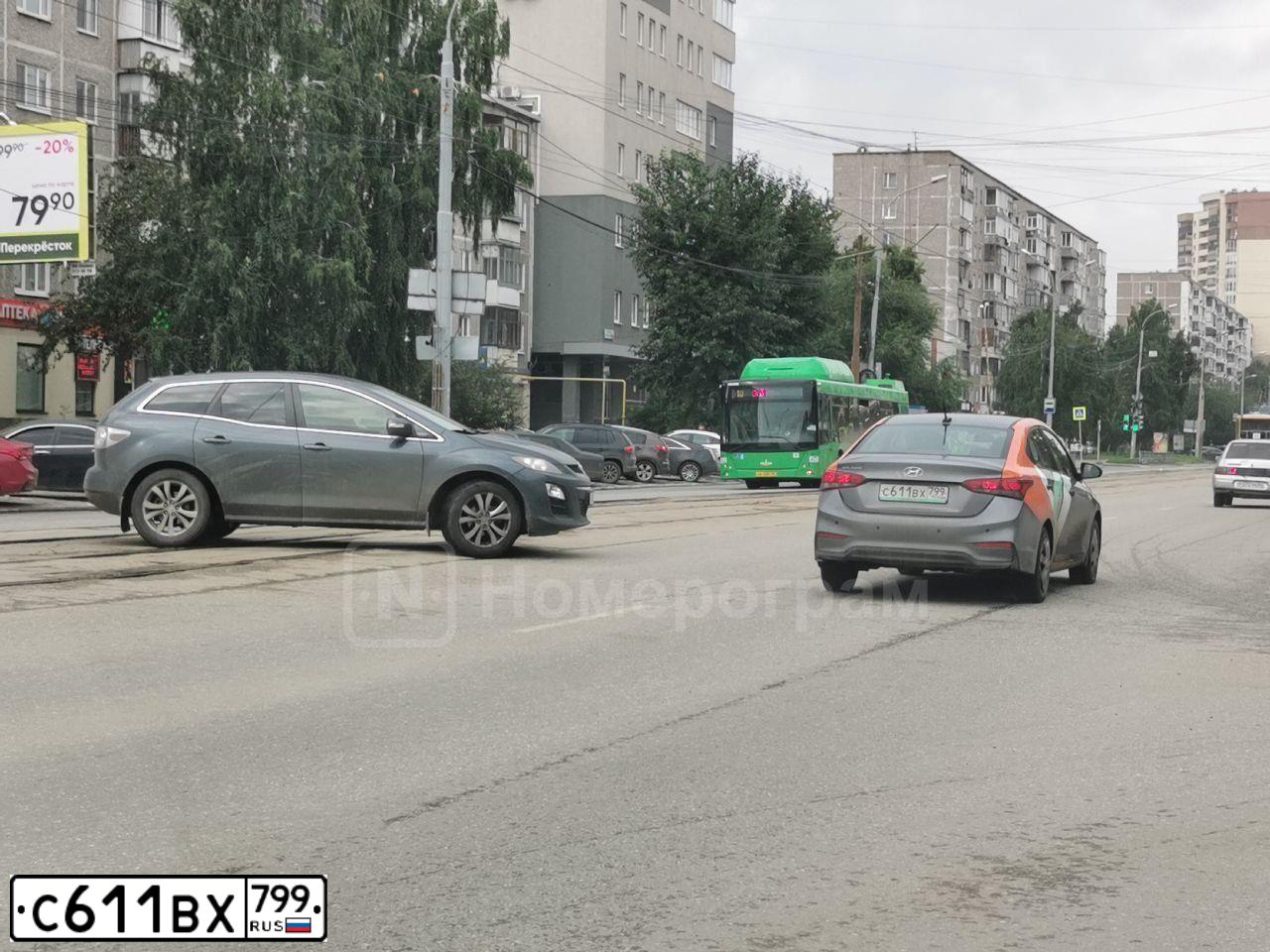 Фото автомобиля HYUNDAI SOLARIS, 2018 — госномер Х134НС152. Цвет: Серый