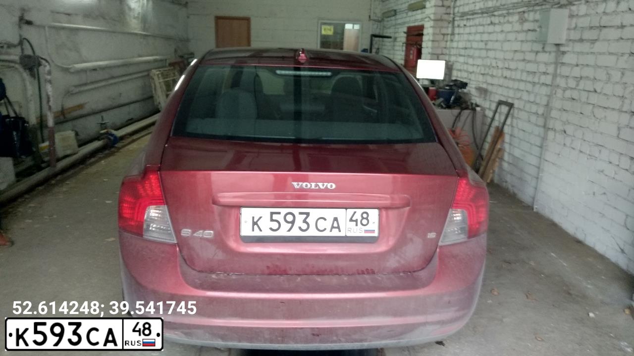 Фото автомобиля VOLVO S40, 2007 — госномер К593СА48. Цвет: КРАСНЫЙ