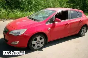 Фото автомобиля OPEL ASTRA, 2010 — госномер А497НО178. Цвет: Красный