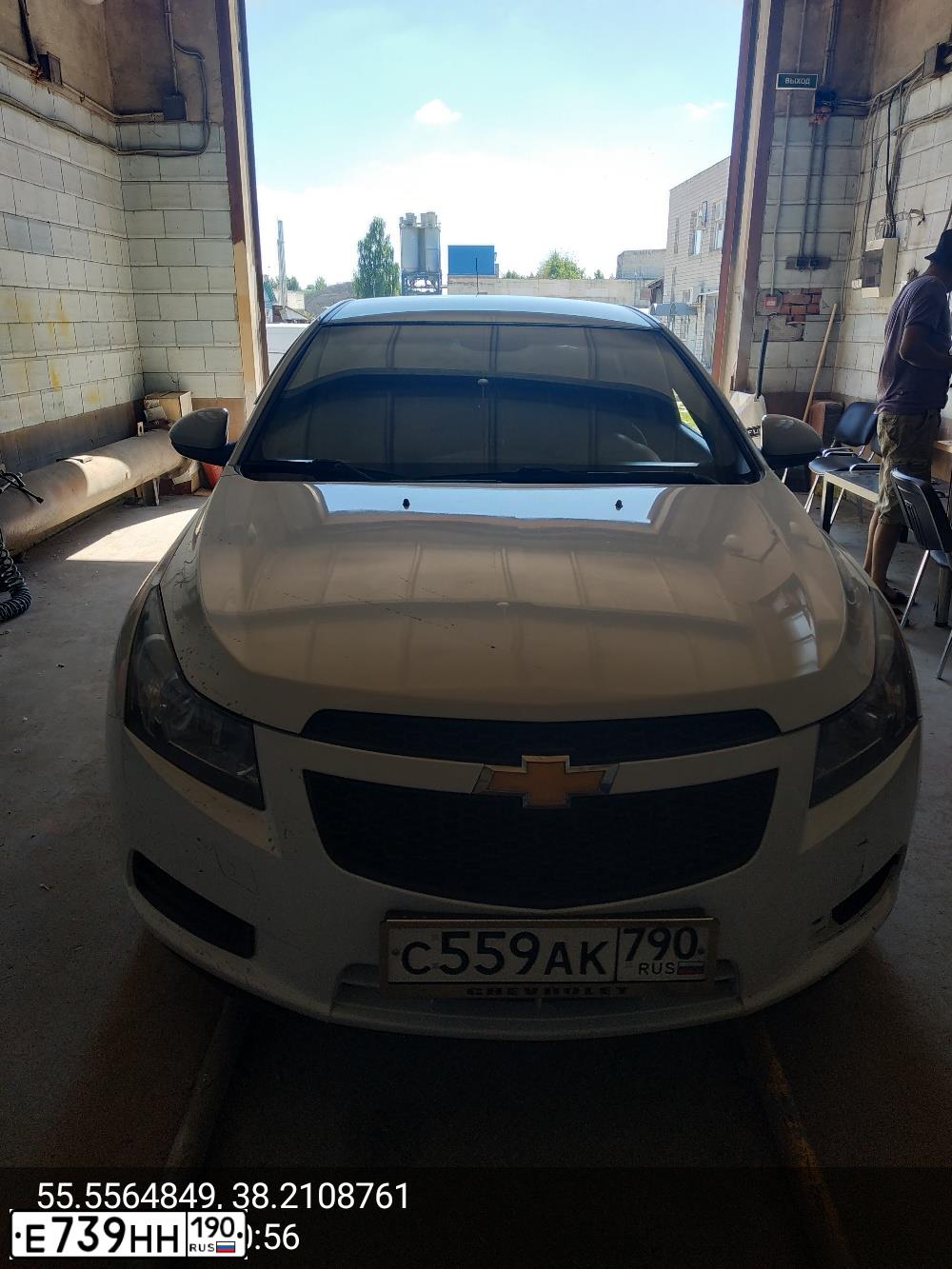 Фото автомобиля CHEVROLET CRUZE, 2011 — госномер С559АК790. Цвет: Белый