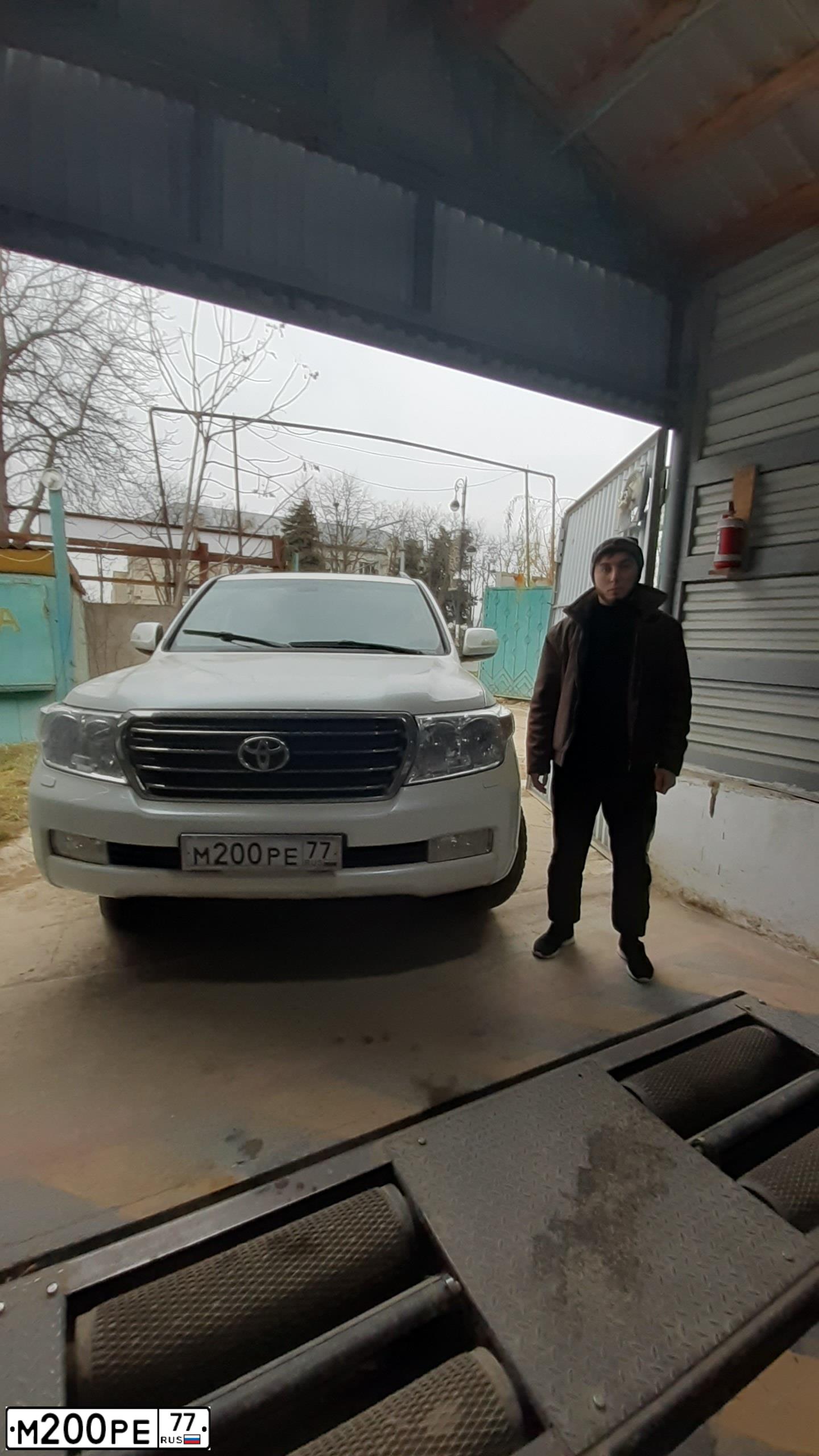 Фото автомобиля LADA 2107, 1996 — госномер М200РЕ77. Цвет: ВИШНЕВЫЙ