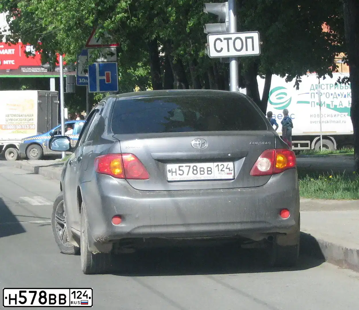 Фото автомобиля TOYOTA COROLLA, 2008 — госномер Н578ВВ124. Цвет: СЕРЫЙ