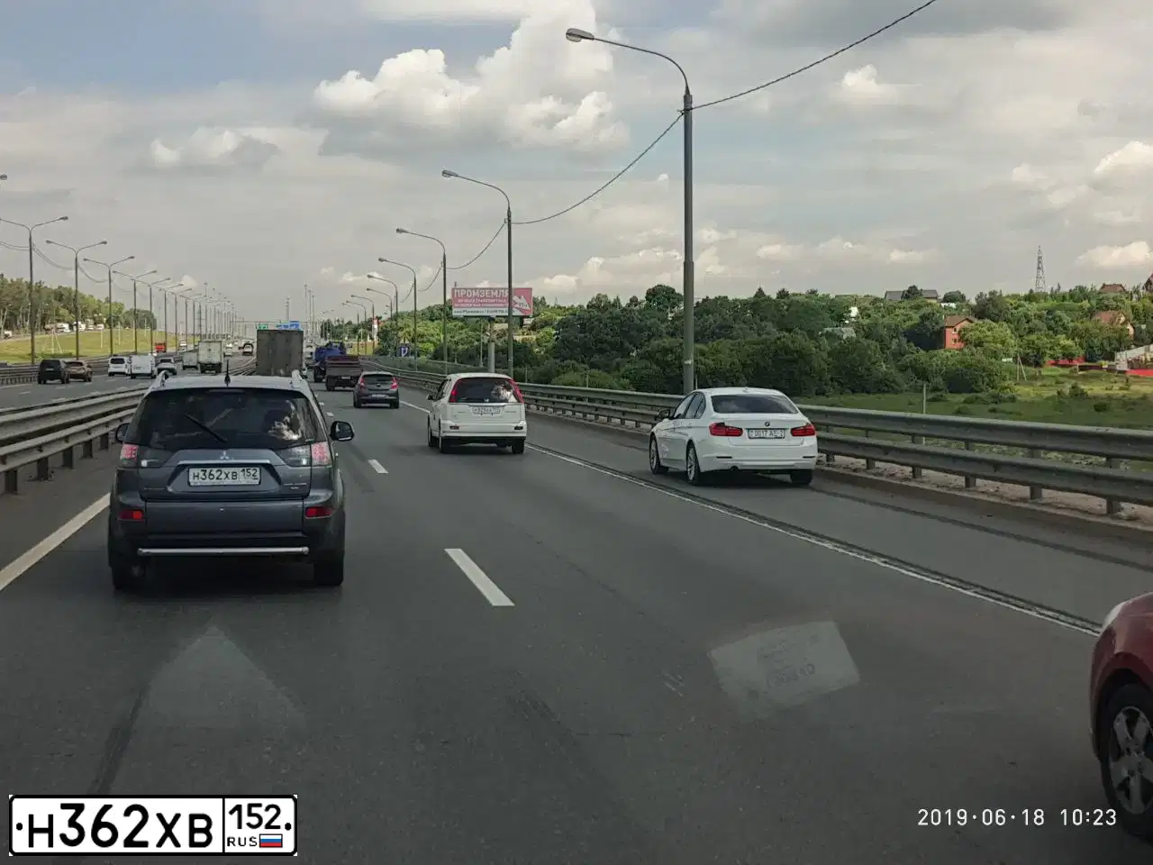 Фото автомобиля MITSUBISHI OUTLANDER, 2008 — госномер О077СТ52. Цвет: СЕРЫЙ