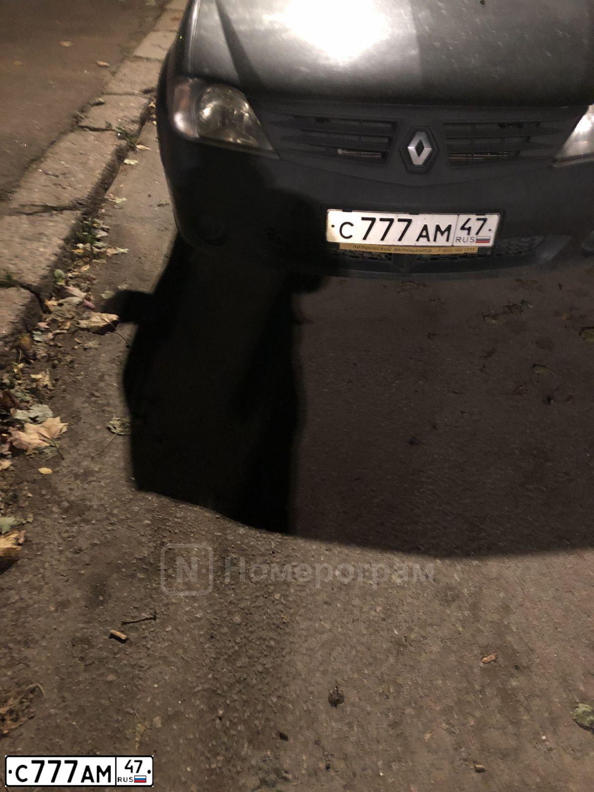 Фото автомобиля MERCEDES E-KLASSE, 2012 — госномер О217ЕС47. Цвет: ЧЕРНЫЙ