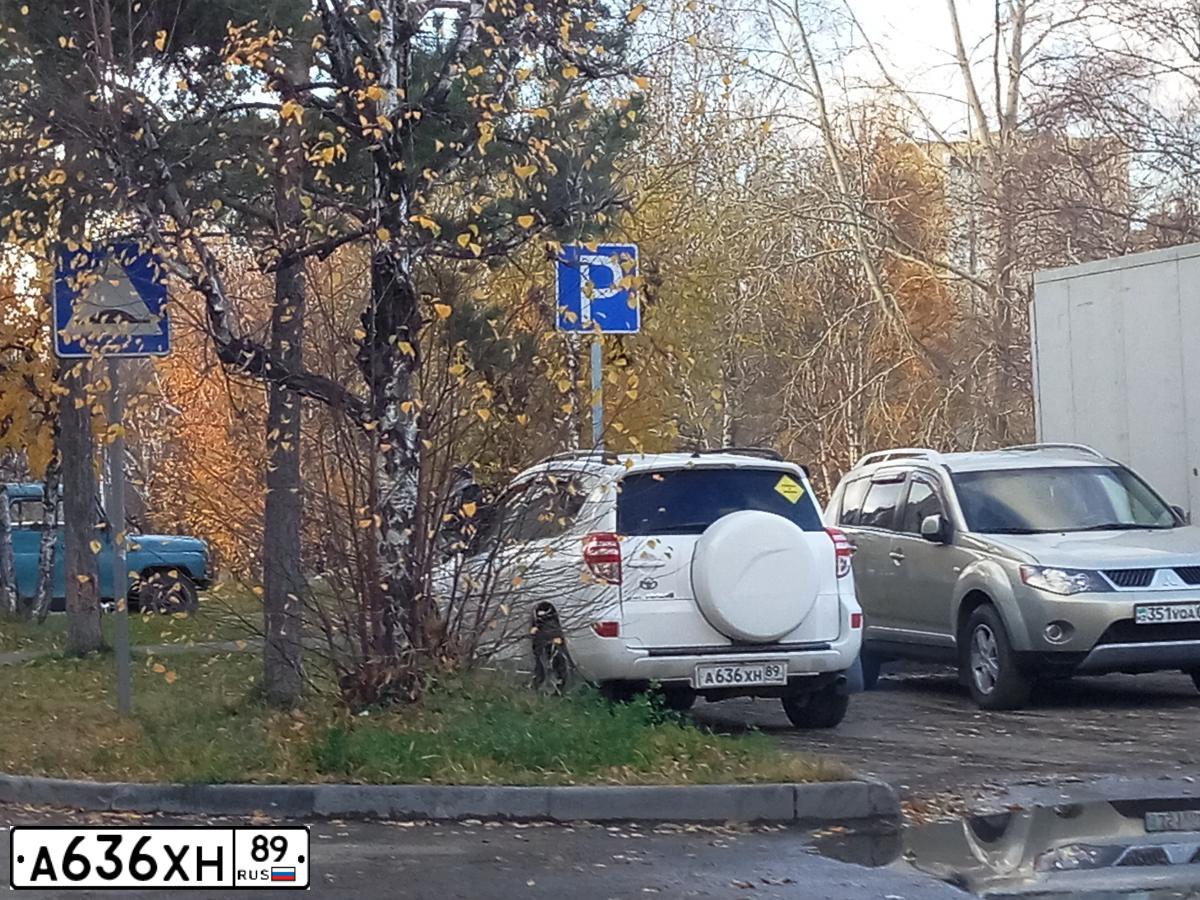 Фото автомобиля PEUGEOT 308, 2011 — госномер У133ХА72. Цвет: ЧЕРНЫЙ