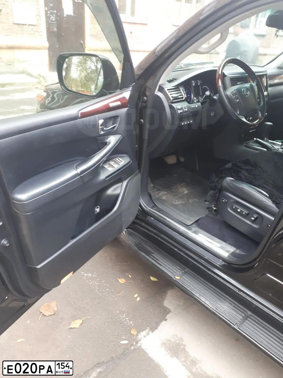 Фото автомобиля LEXUS LX570, 2011 — госномер А350ОЕ105