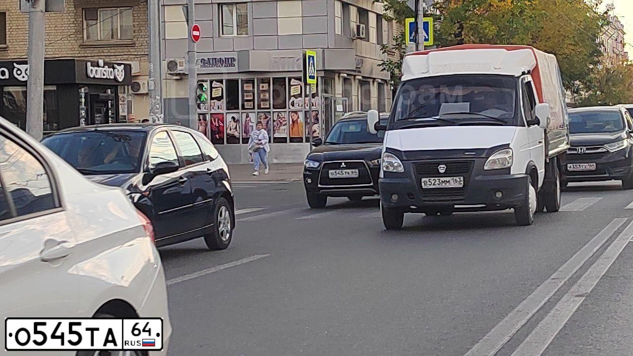 Фото автомобиля LADA 2170 PRIORA, 2007 — госномер С827НК58. Цвет: Темно-зеленый