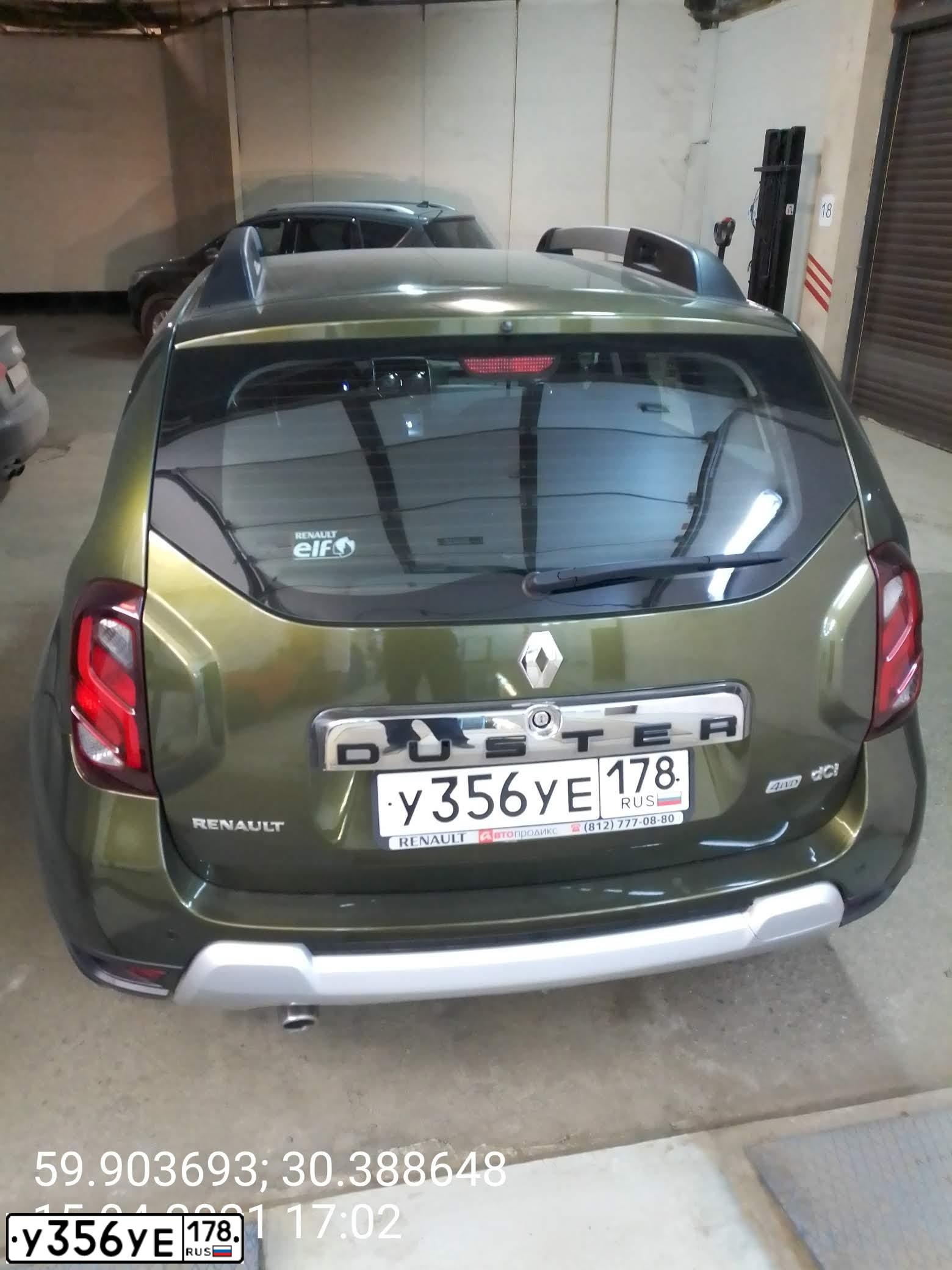Фото автомобиля RENAULT DUSTER, 2017 — госномер У356УЕ178. Цвет: ЗЕЛЕНЫЙ