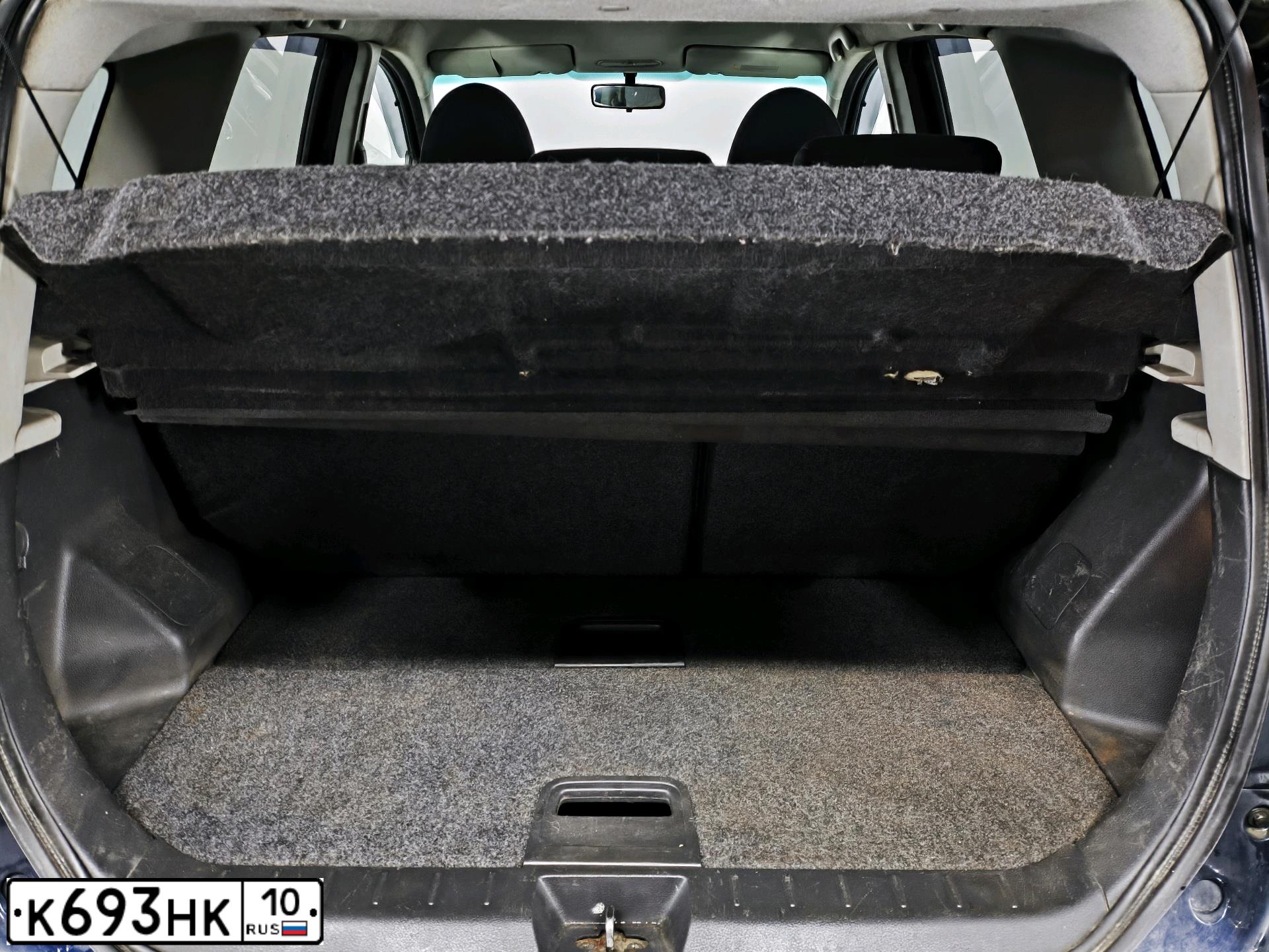 Фото автомобиля NISSAN NOTE, 2009 — госномер К693НК10. Цвет: Темно-синий