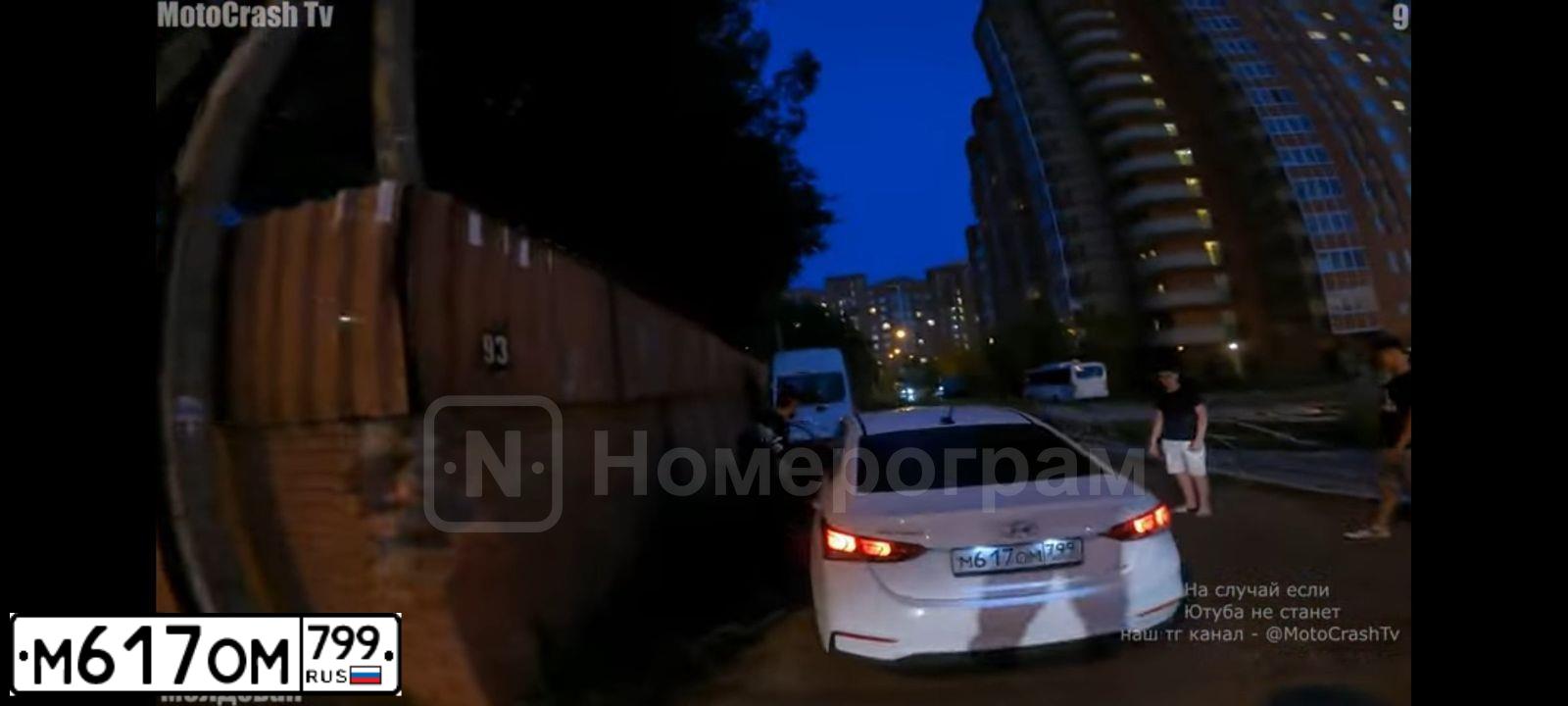 Фото автомобиля HYUNDAI SOLARIS, 2017 — госномер М617ОМ799. Цвет: БЕЛЫЙ